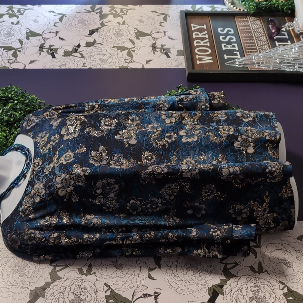 Glitz & Gold Blue Floral Top - Picture 6 of 7